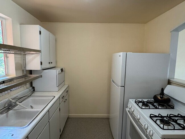 Building Photo - 415 E Hersey St