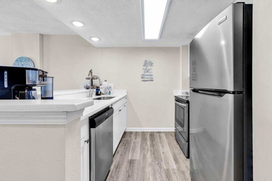 Building Photo - 344 Stone Throw Dr