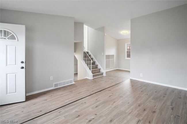 Building Photo - 6699 Deer Ct