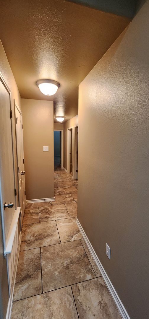 Building Photo - 5605 Settlers Ct