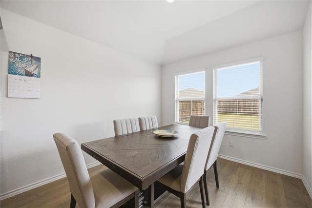 Building Photo - 304 Red Strm Wy