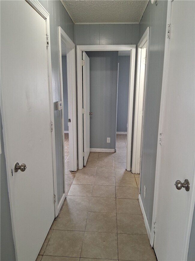 Building Photo - 407 Park St