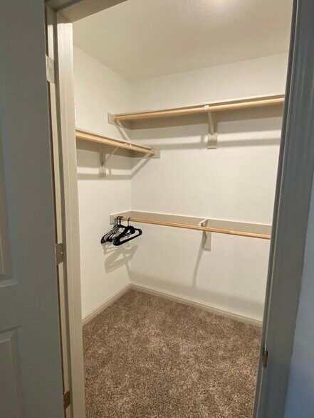 In Suite Closet - 7511 Gramercy Way