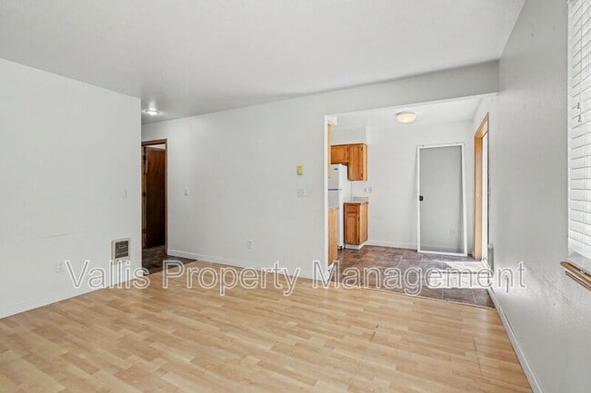 Building Photo - 5262 Springcrest Dr S