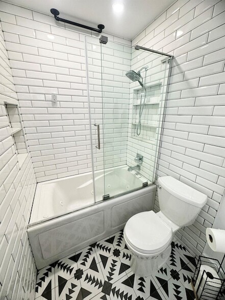 Building Photo - 321 Sandtree Dr