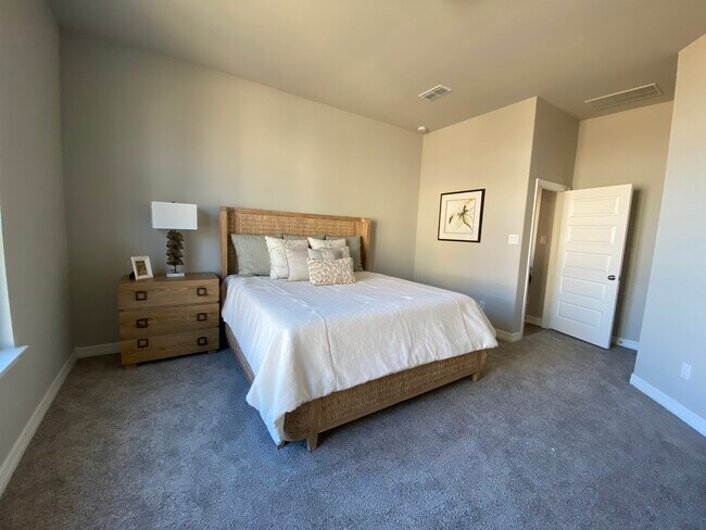 Building Photo - 24226 Maple Summit Ln