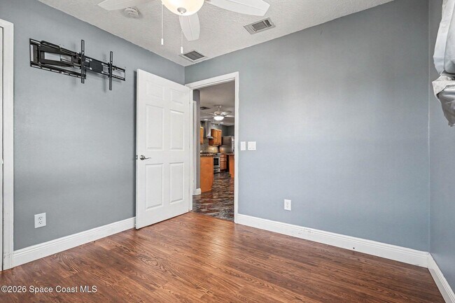 Building Photo - 512 Dijon Dr