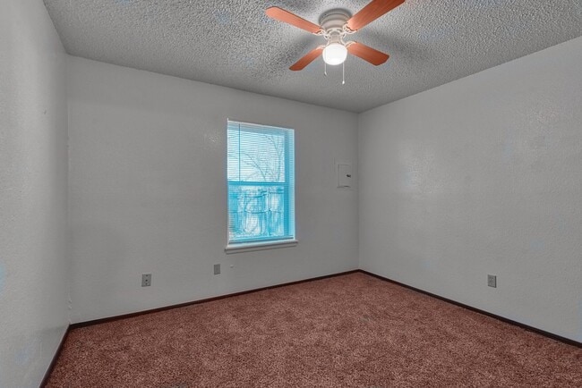 Building Photo - 1012-1014 N 5th