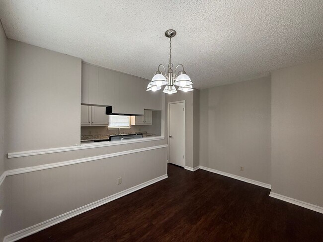 Building Photo - Welcome to your new home on this great corner lot with 3 bedrooms and 2 baths in Owasso!