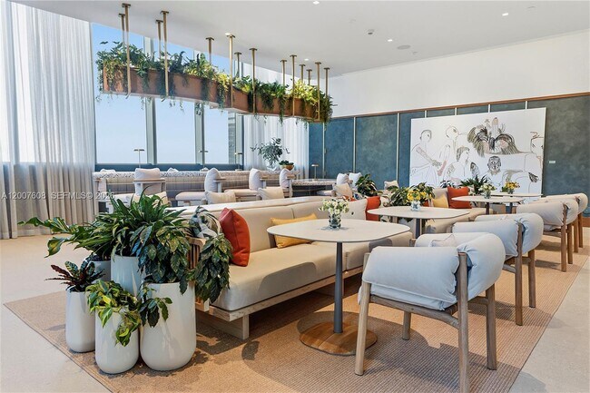 Building Photo - 77 SE 5th St