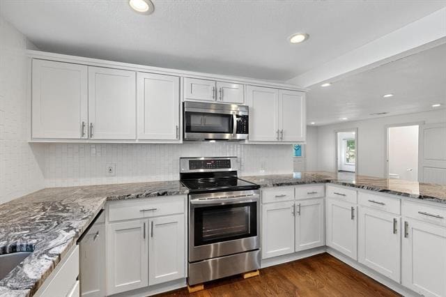 Building Photo - 8919 San Fernando Way