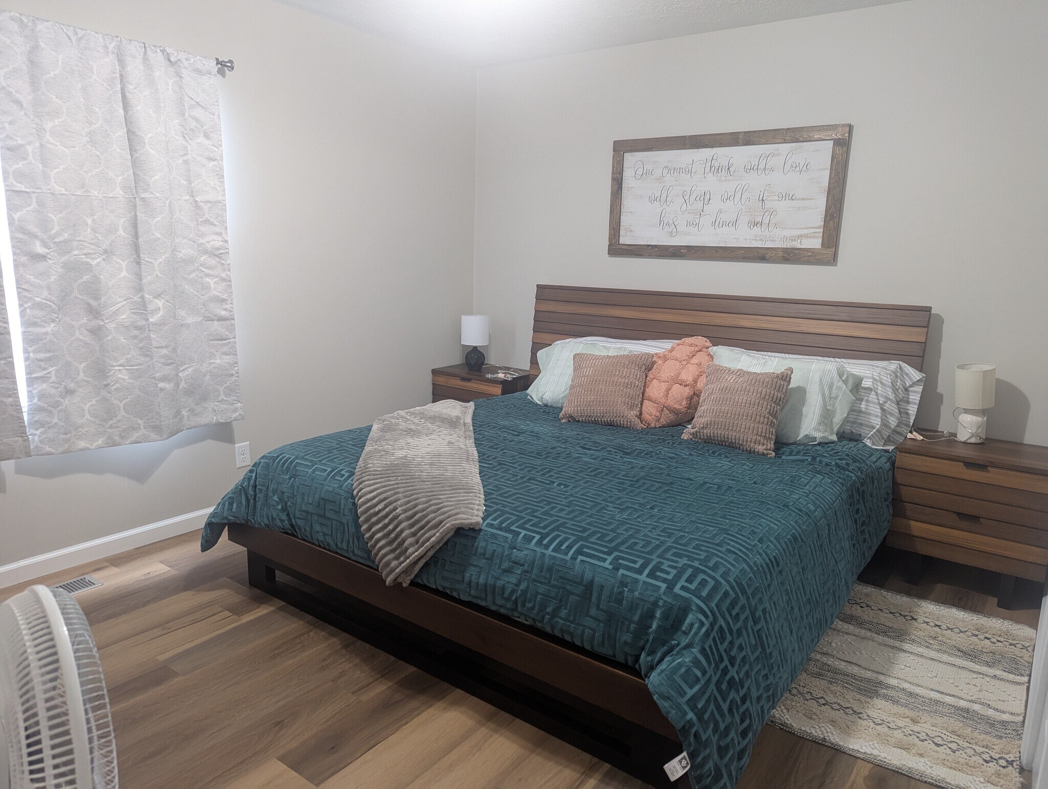 Building Photo - 906 N Wagon Wheel Trl