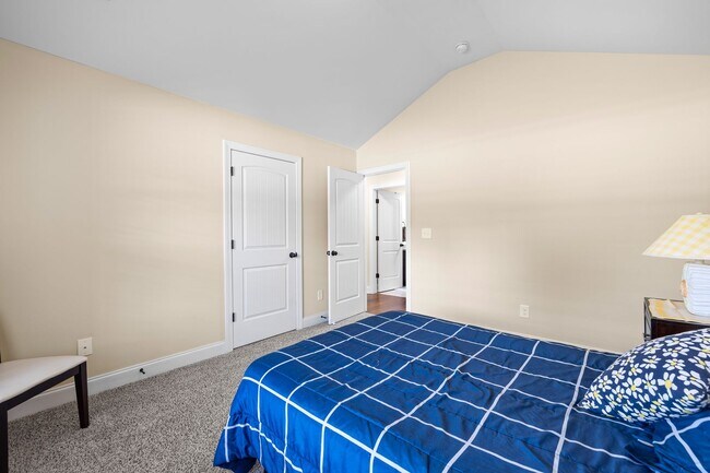 Building Photo - 4BR Craftsman on Pye Lake! Available Furnished or Unfurnished