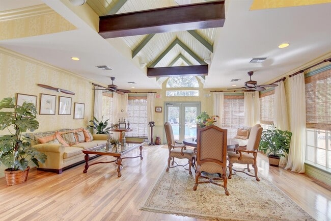 Building Photo - 1165 Crystal Way