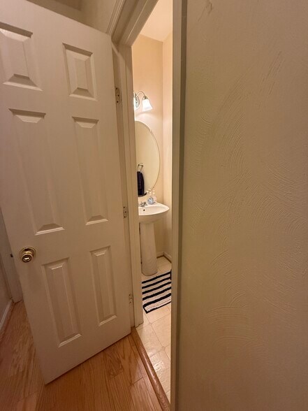 Powder room - 1308 Crosswood Ln