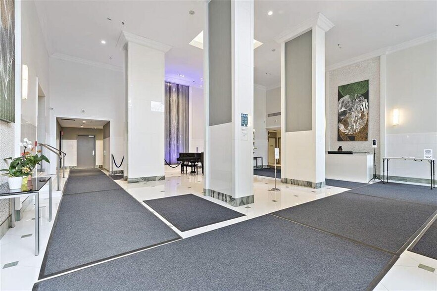 Building Photo - 45 River Dr S