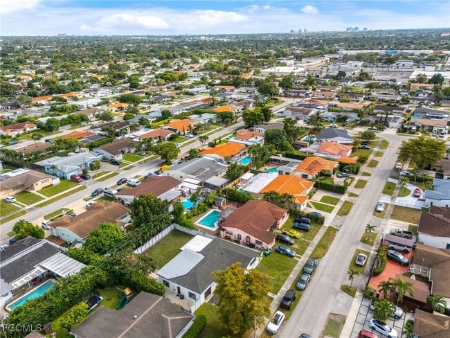 Building Photo - 1815 SW 85th Ct