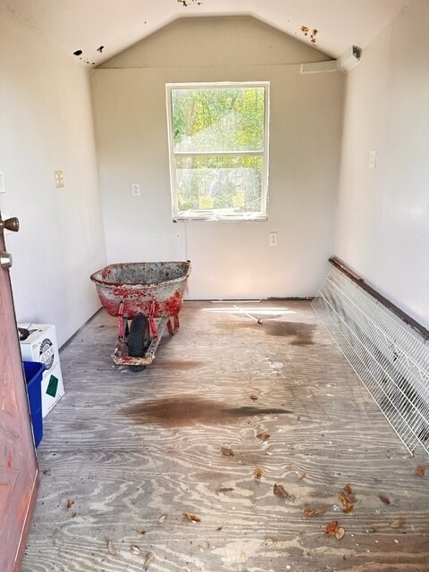 Building Photo - Welcome Home to this 3/2 beautifully Designed for both Relaxation & Entertaining