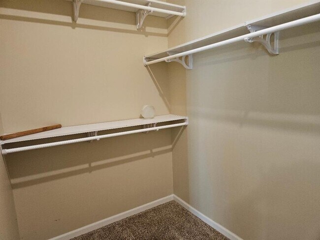 Building Photo - 555 Paint Creek Rd