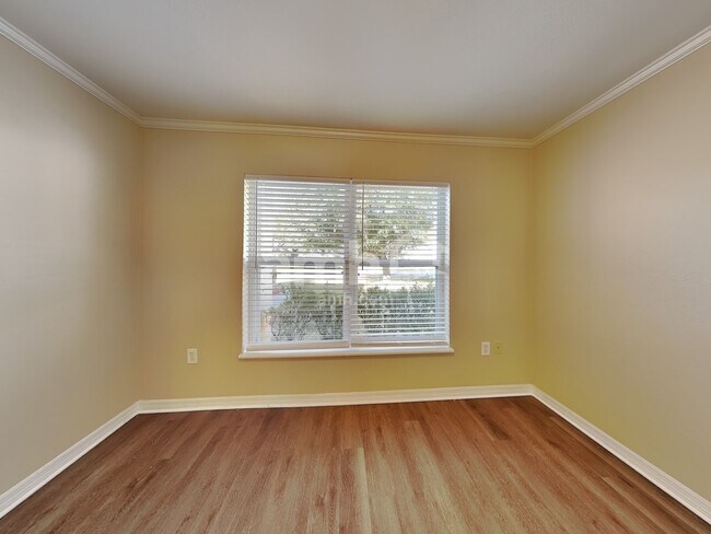 Building Photo - 574 Wekiva Bluff St