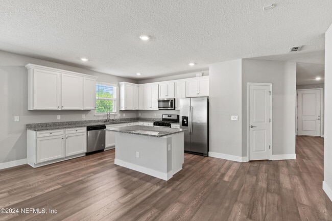 Building Photo - 4570 Creekside Blf St