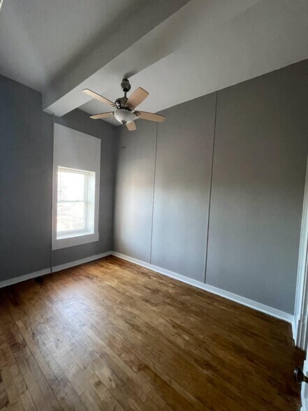 Building Photo - 19 W Central St