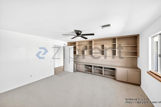 Building Photo - 39124 Channel Dr