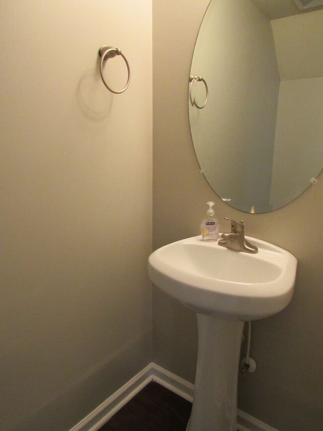 Building Photo - Welcome to Greenford Place!