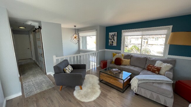 Building Photo - 1025 Sparta Dr