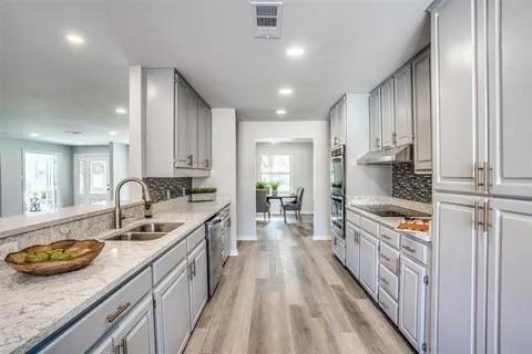 Building Photo - 4031 Port Royal Dr