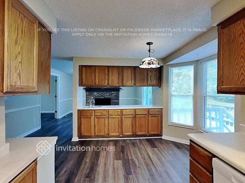 Building Photo - 7501 Batavia Ln