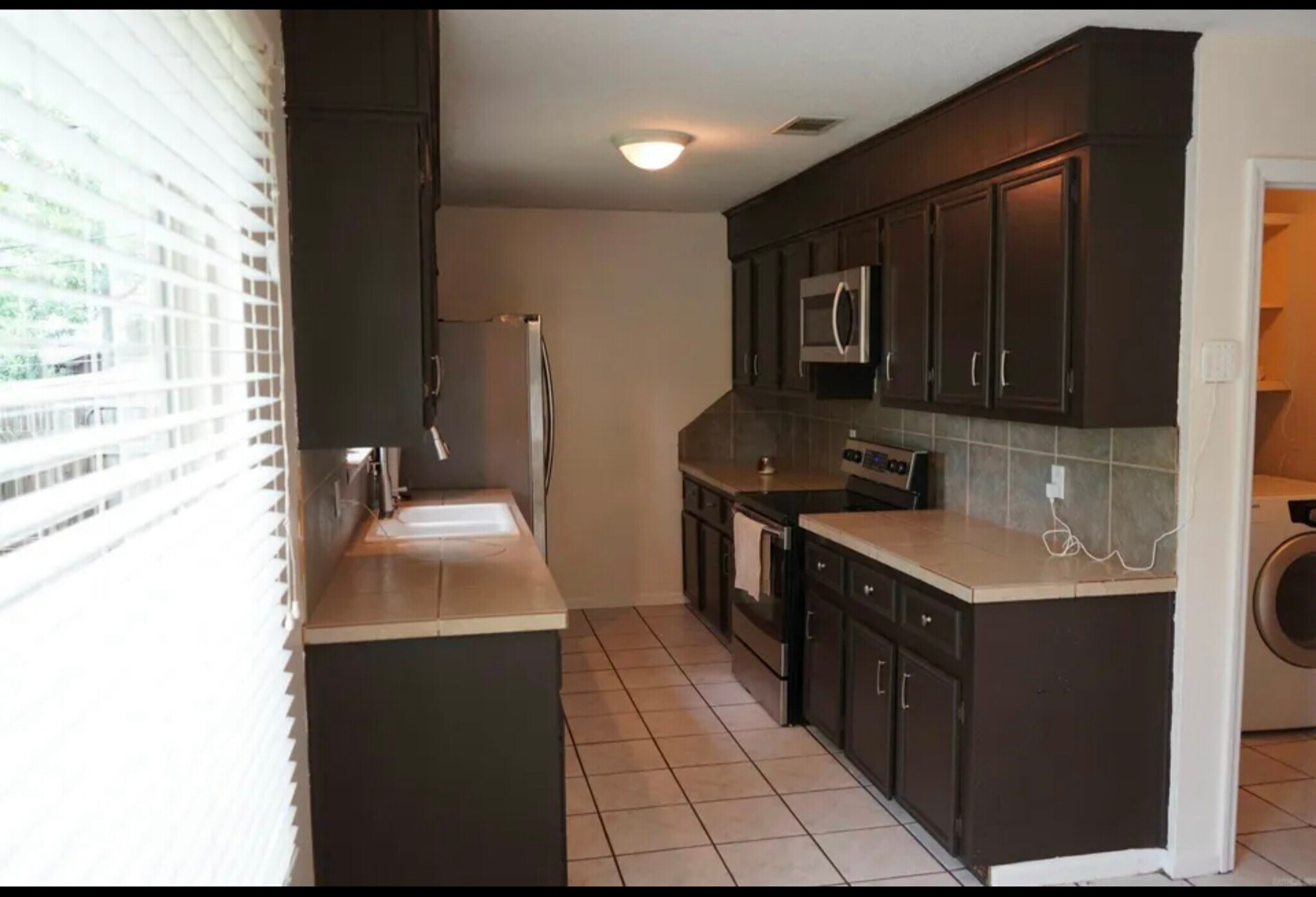 Building Photo - 1412 Green Mountain Dr