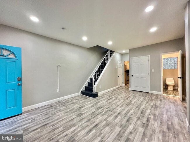 Building Photo - 2207 S Bonsall St