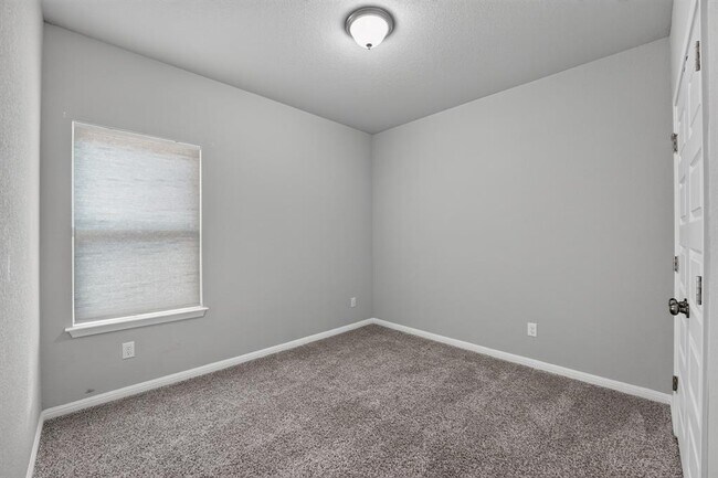Building Photo - 105 Drifter Ln