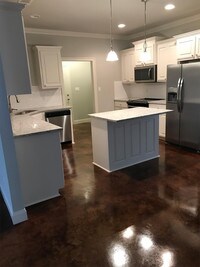 Building Photo - 9771 Clearlake Ln