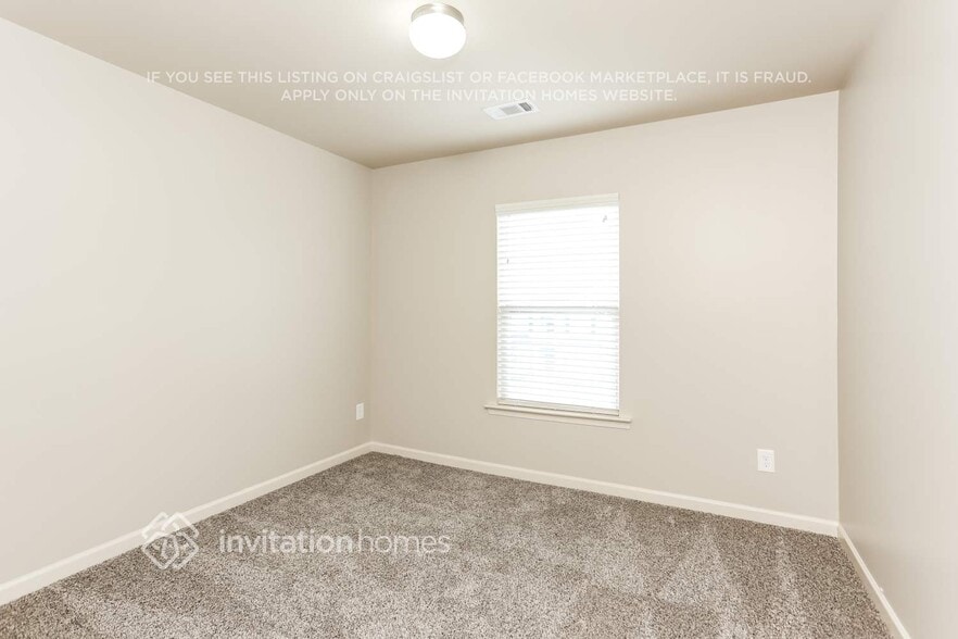 Building Photo - 3640 Brookhollow Dr