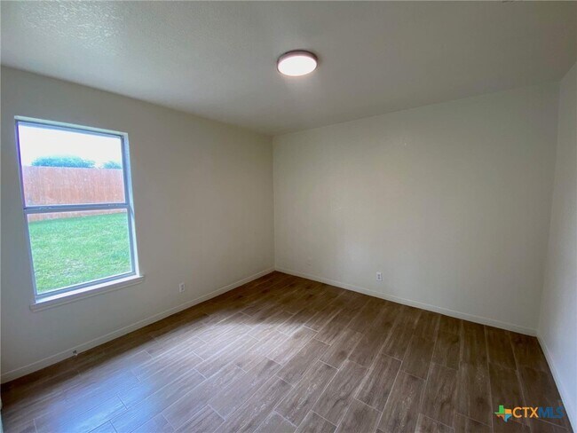 Building Photo - 2207 Wright Way