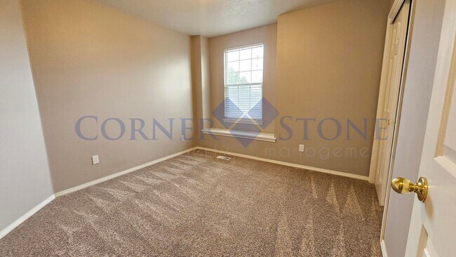 Building Photo - Beautiful Home with Separate Office/Bonus Room!