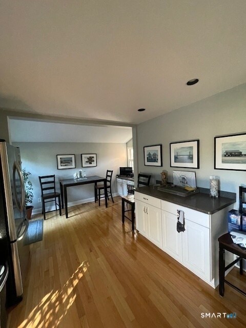 Building Photo - 402 Riverside Dr