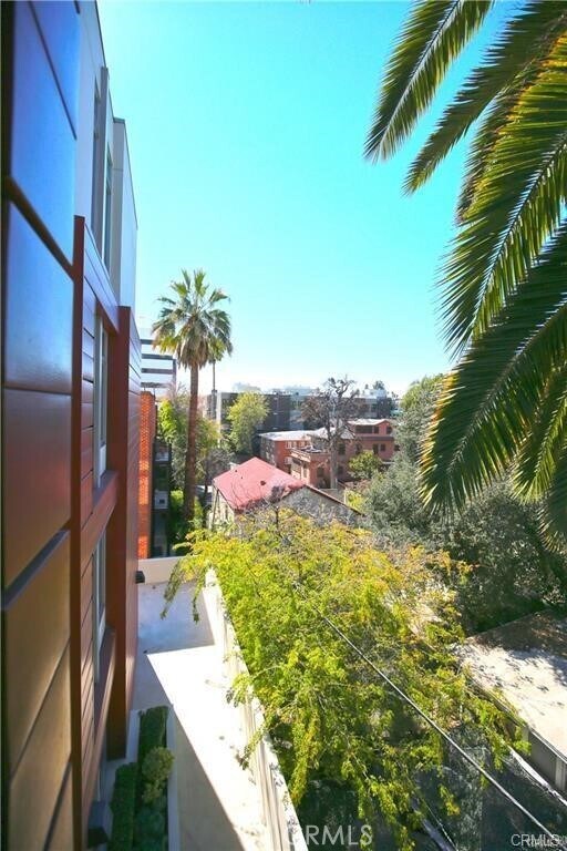 Building Photo - 133 S Los Robles Ave