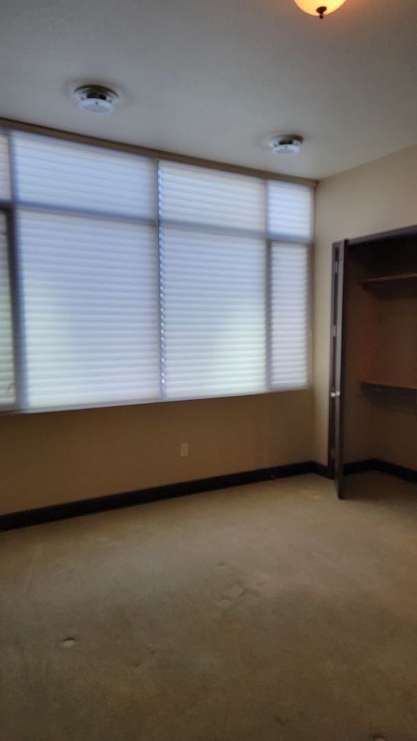 Building Photo - Views of the Boise Foothills this 2 bedroo...