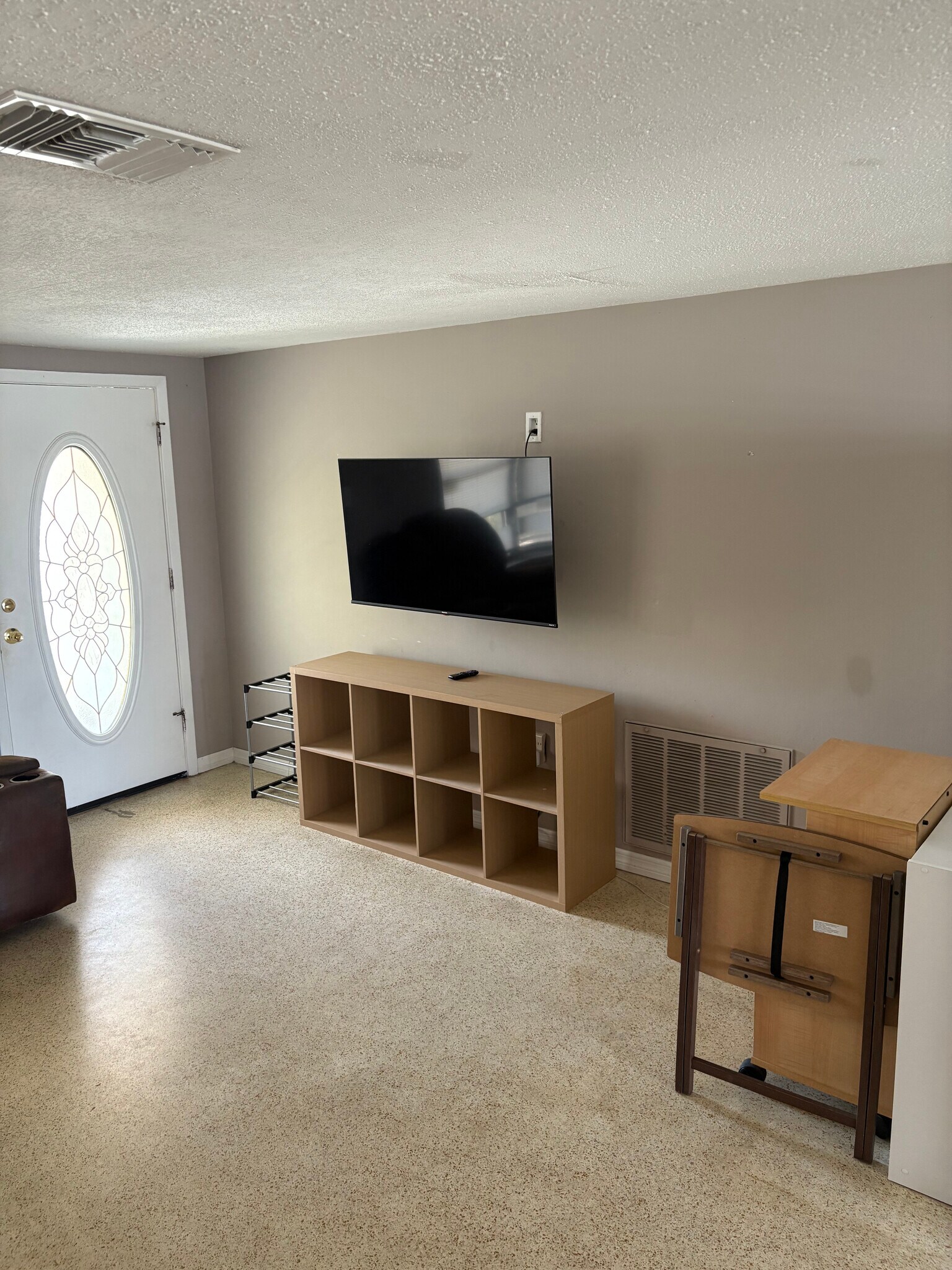 Building Photo - 8019 Portage Dr