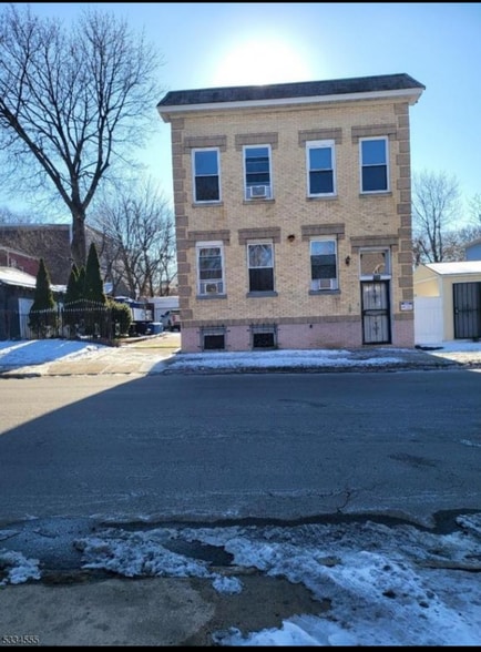 Building Photo - 89 Tremont Ave