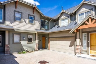 Building Photo - 6144 Fox Point Cir