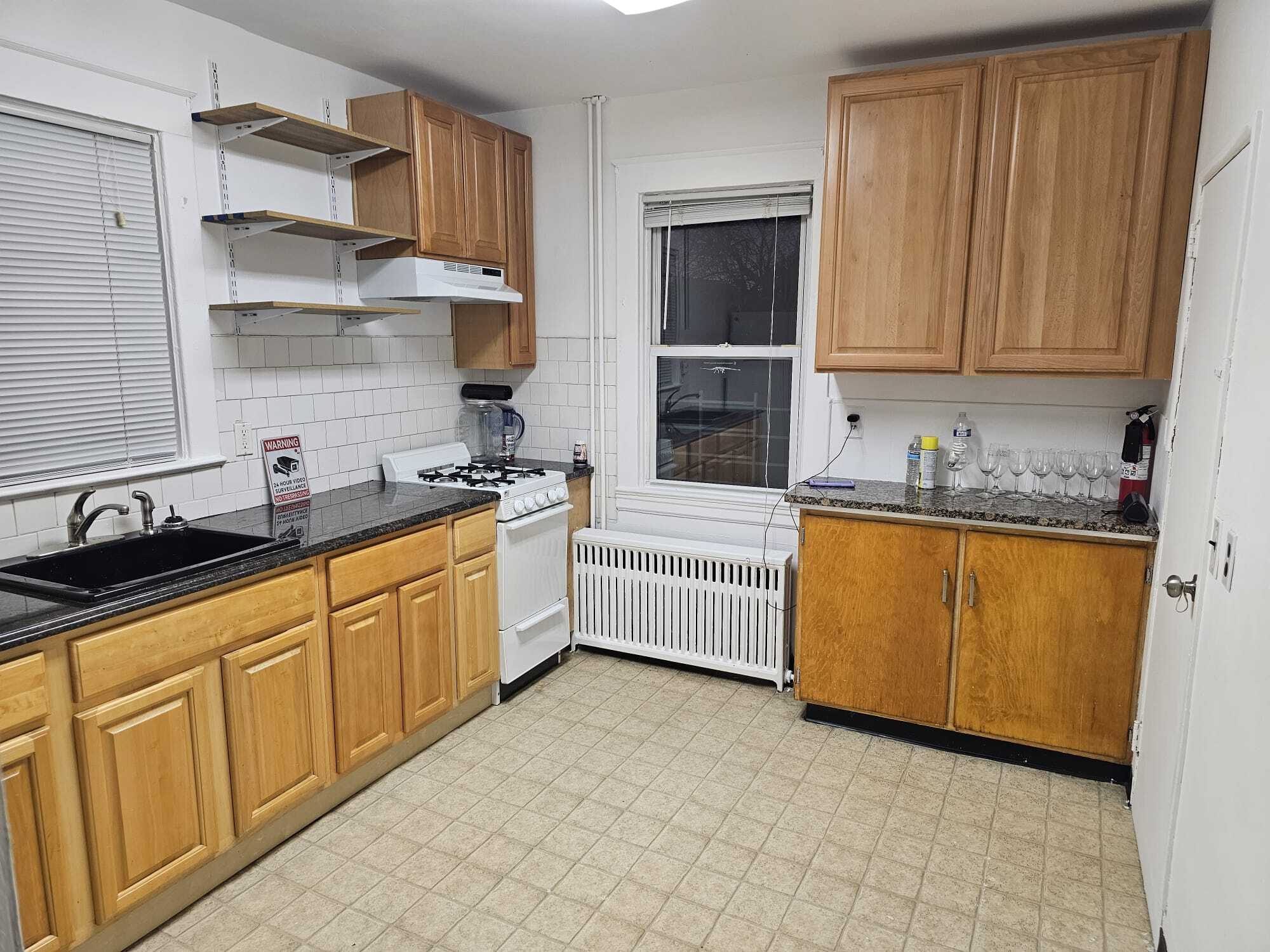 Building Photo - 176 Dubois Ave