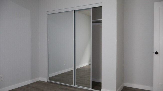 Building Photo - 2 Bed 1 Bath Apartment For Rent in San Ysidro