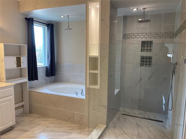 Building Photo - 2920 Pinehurst Ln