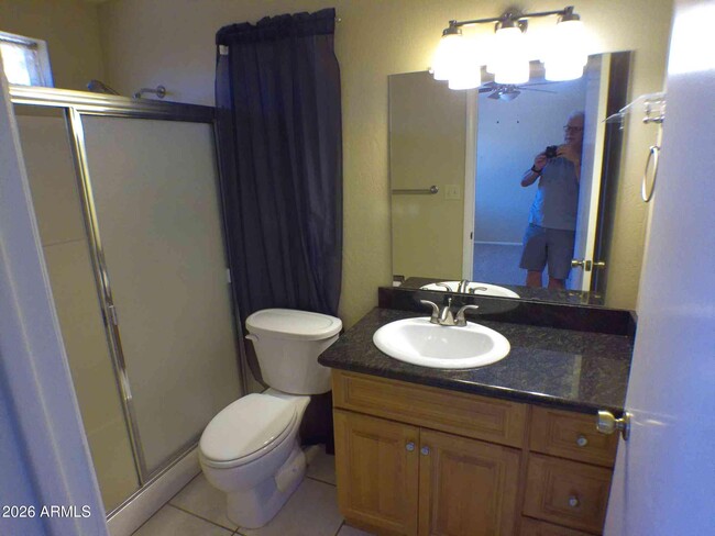 Building Photo - 5625 W Sunnyside Dr