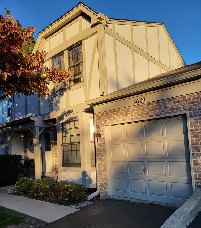 Building Photo - 4609 Olmstead Dr