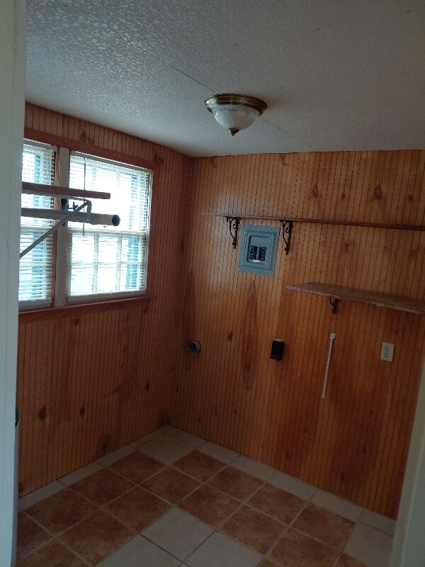 Building Photo - 708 Glenwood Rd